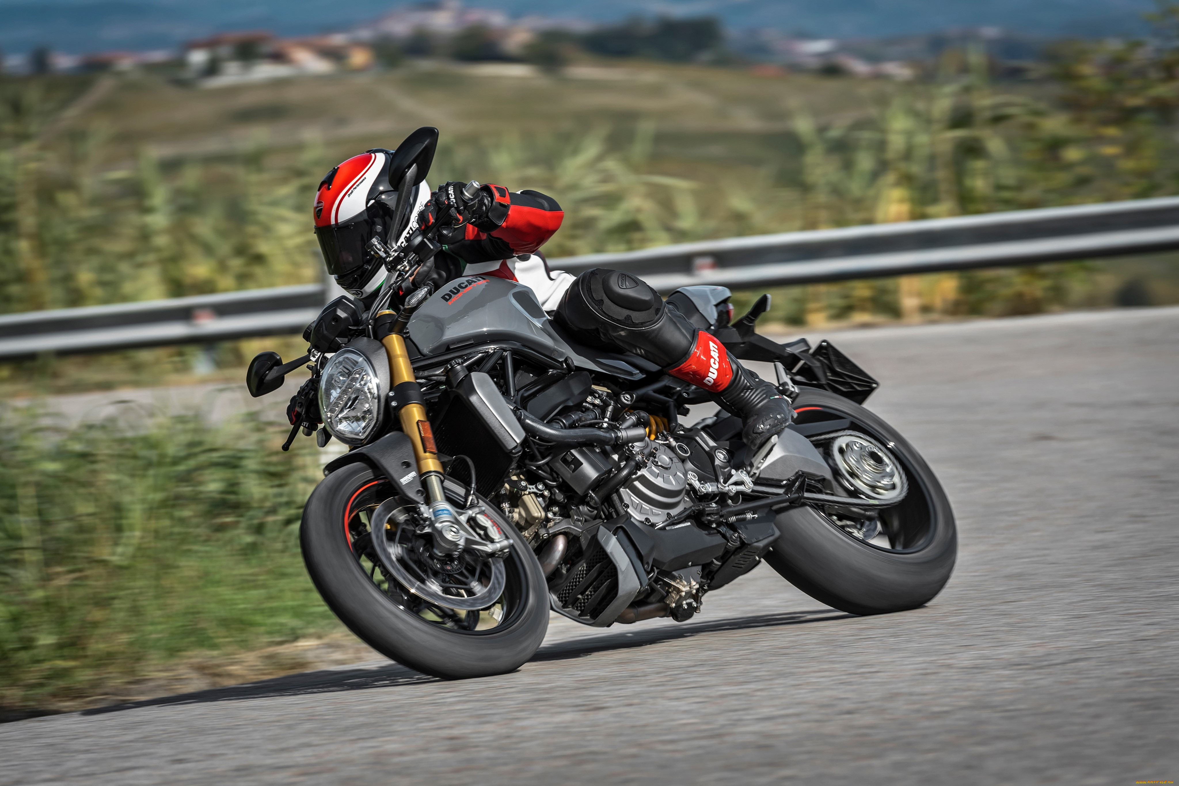 Топовые мотоциклы. Мотоцикл Ducati Monster 1200s. Мотоцикл Ducati Monster 1200. Дукати монстр 1200s. Ducati Monster 1200 s 2019.